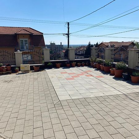 Arany Apartmanhaz Zalagyoengye Zalakaros Exterior foto