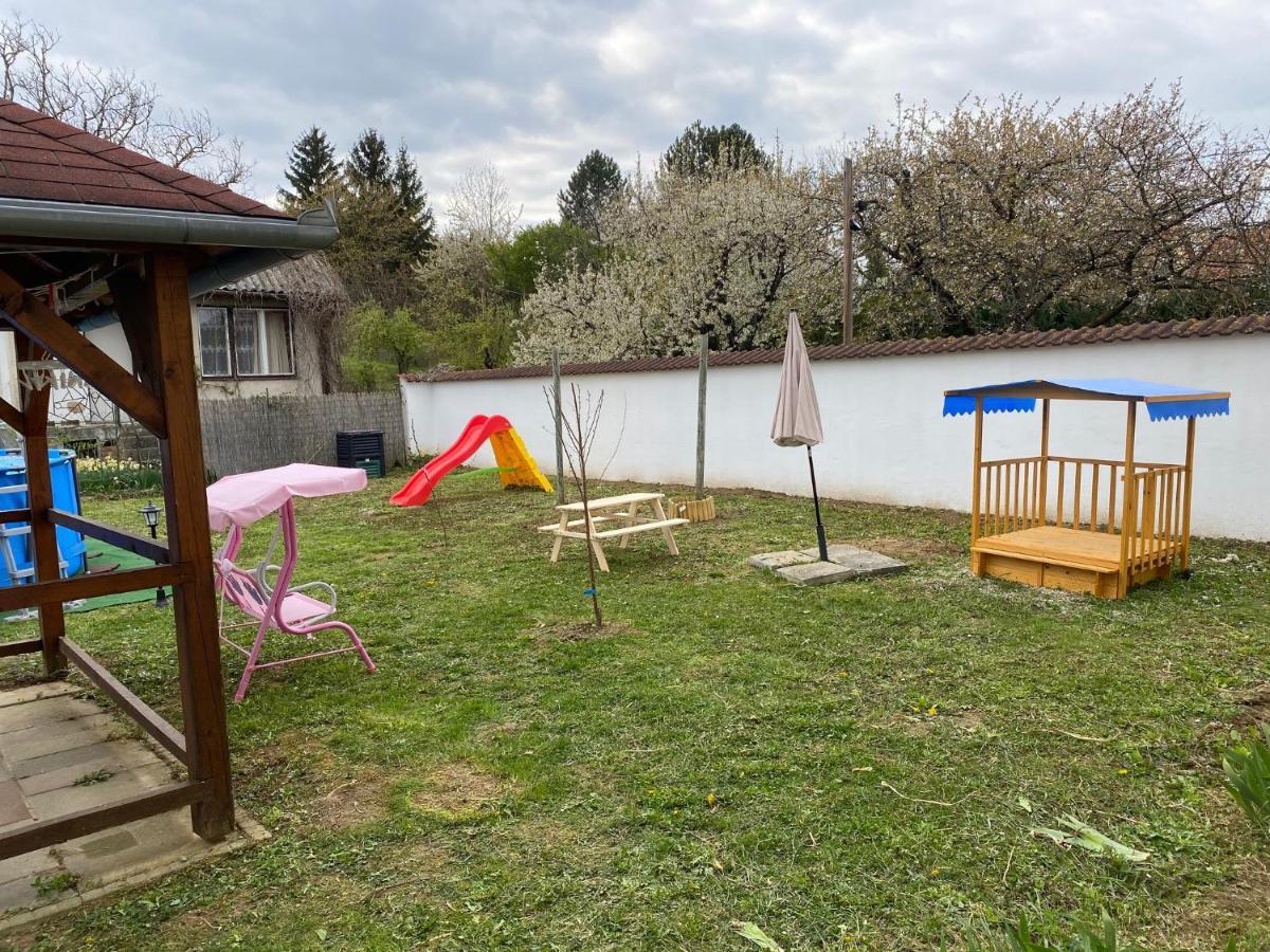 Arany Apartmanhaz Zalagyoengye Zalakaros Exterior foto