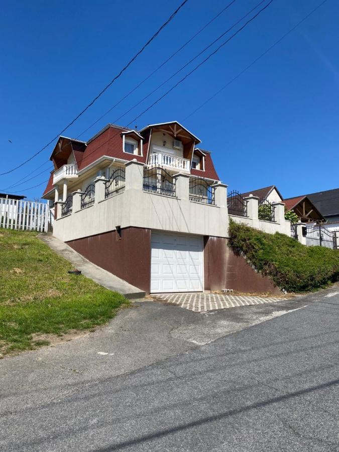 Arany Apartmanhaz Zalagyoengye Zalakaros Exterior foto