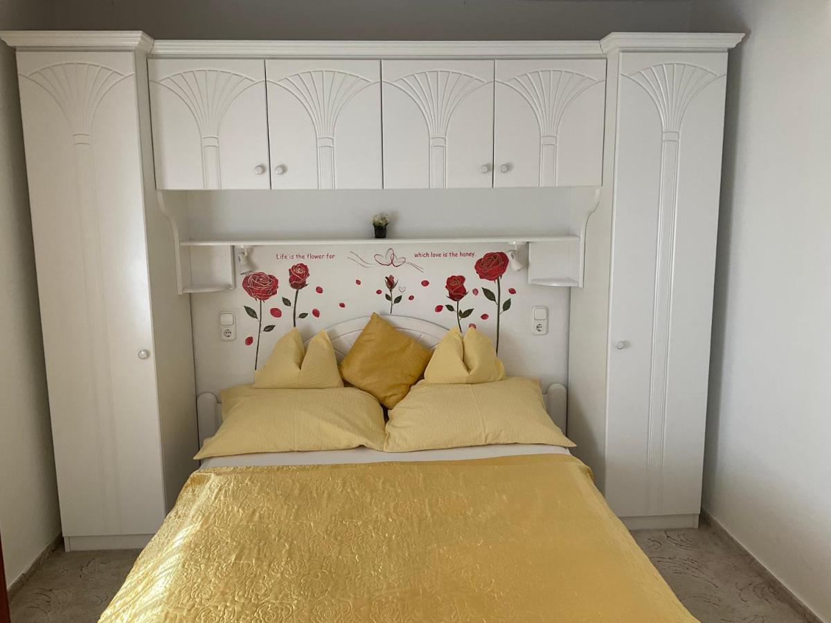 Arany Apartmanhaz Zalagyoengye Zalakaros Exterior foto
