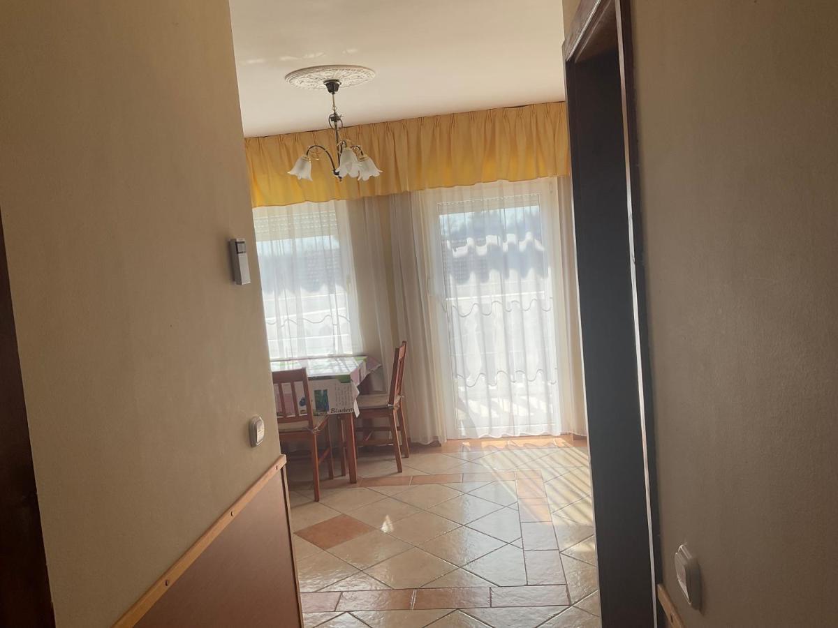 Arany Apartmanhaz Zalagyoengye Zalakaros Exterior foto