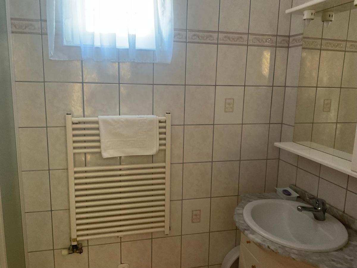 Arany Apartmanhaz Zalagyoengye Zalakaros Exterior foto