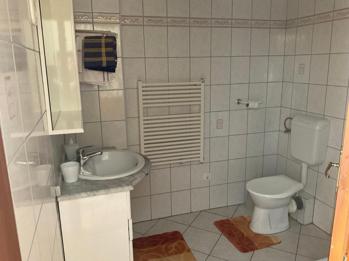 Arany Apartmanhaz Zalagyoengye Zalakaros Exterior foto