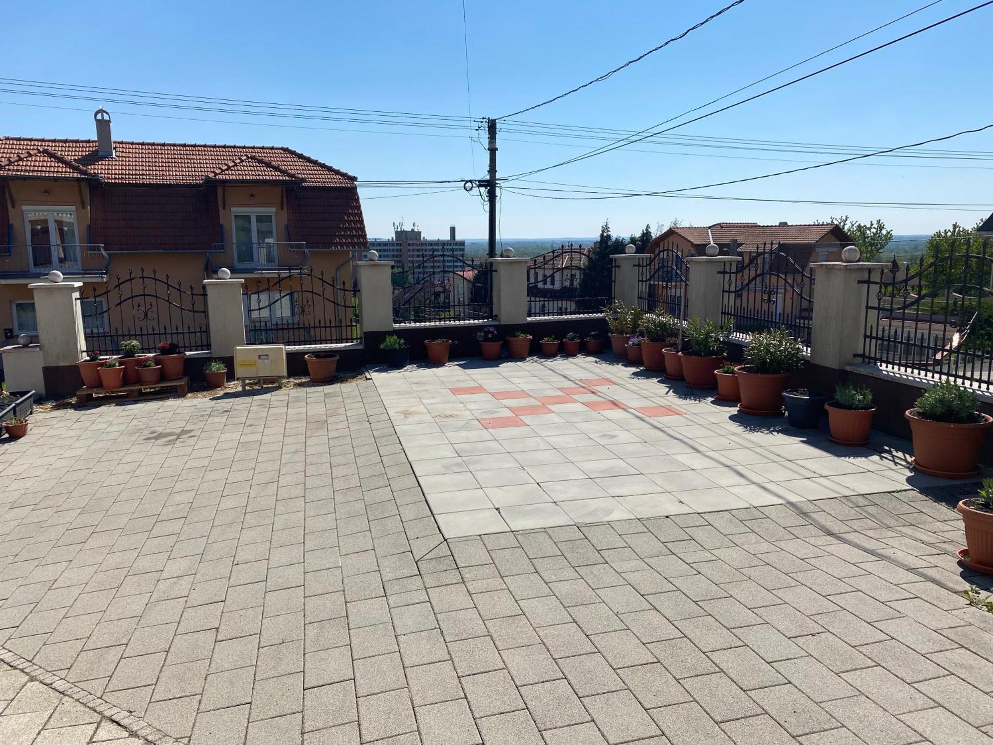 Arany Apartmanhaz Zalagyoengye Zalakaros Exterior foto